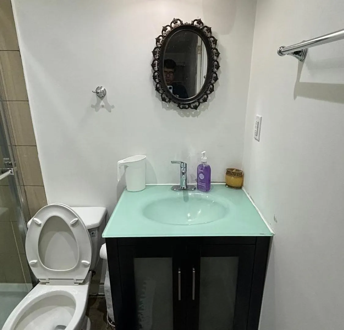 Homestay Bishop Apartment Mississauga